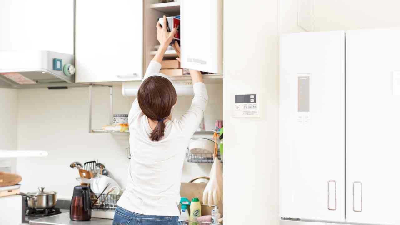 Kitchen Rail Storage