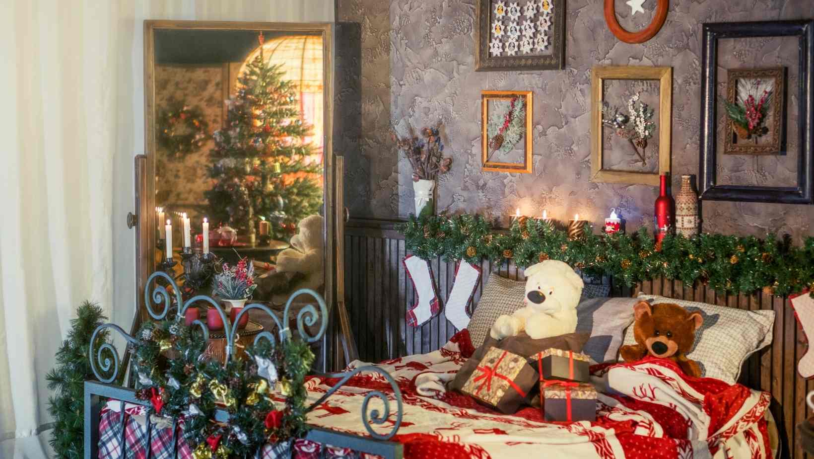 Christmas Bedroom Decorating Ideas