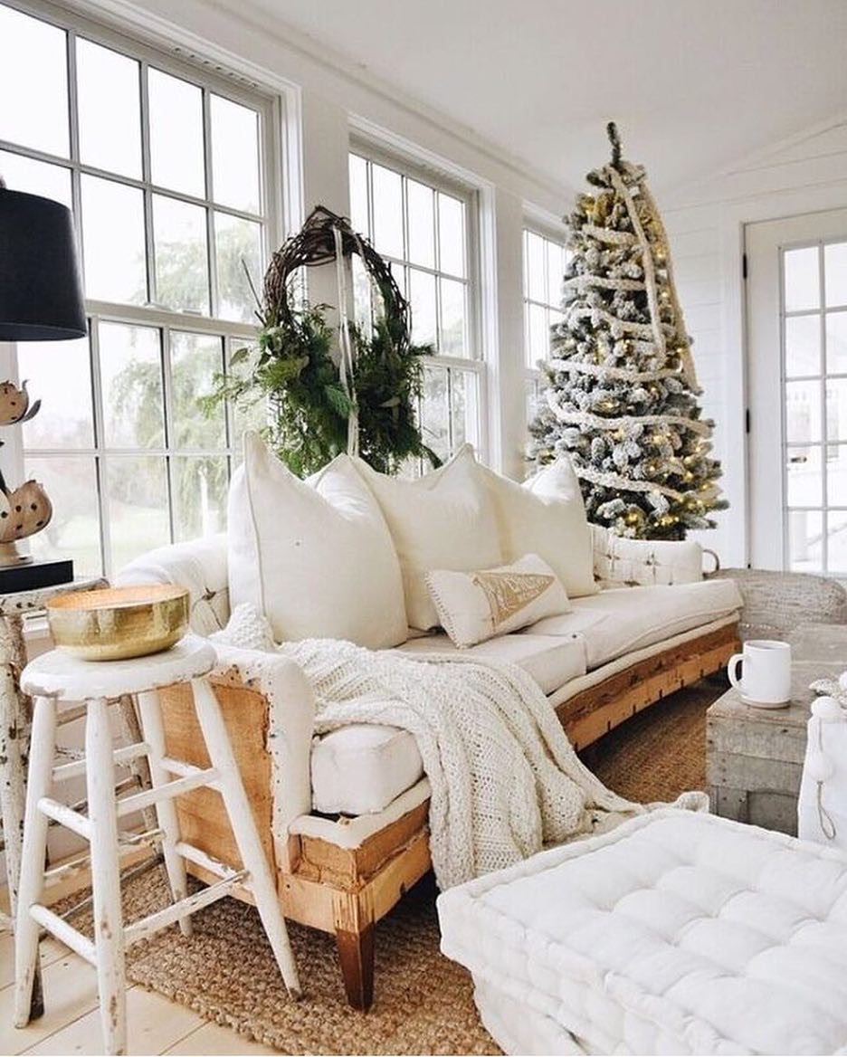 37 Space Saving Christmas Decoration Ideas for Small Spaces