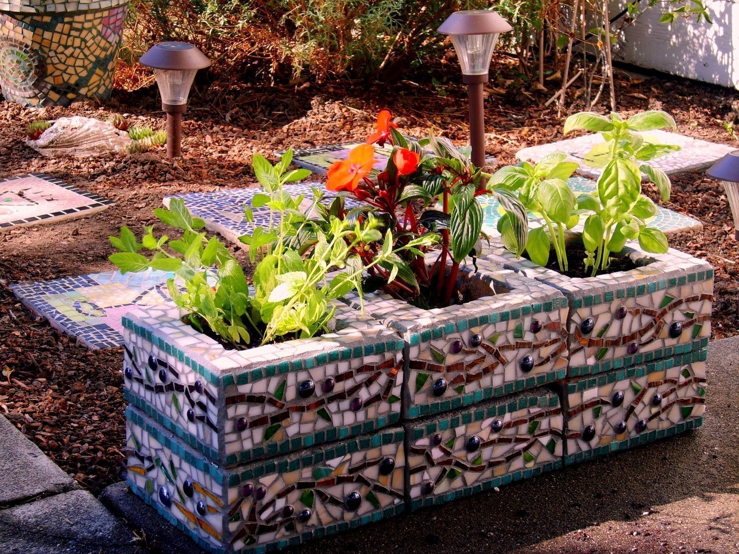 Pots made of mosaic