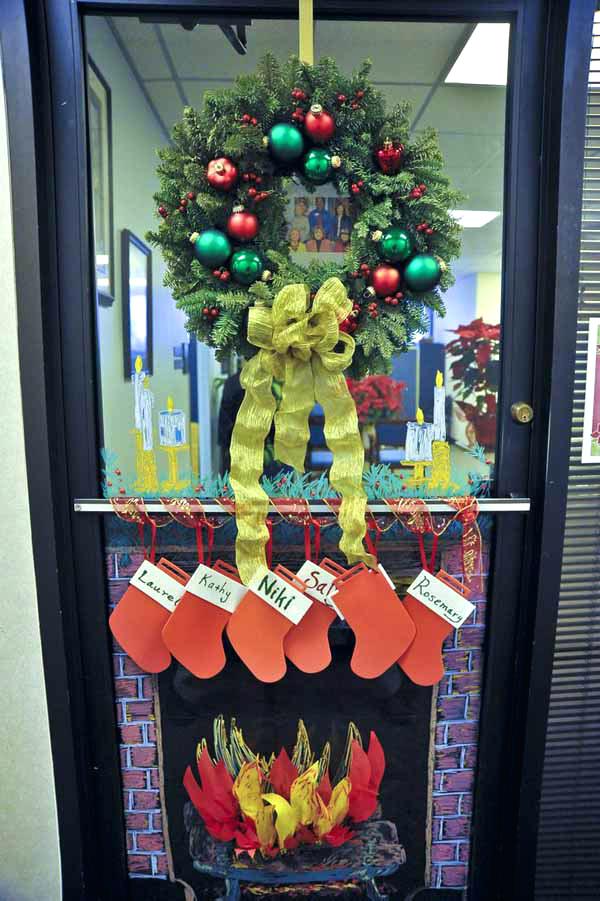 #Christmas #Office #Decoration #Ideas Best Office Decorations Ideas