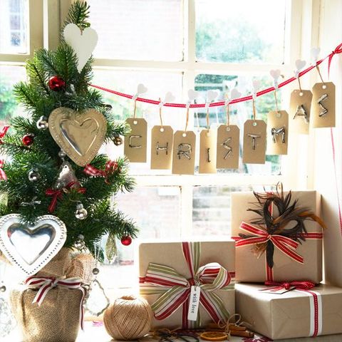 #Small #Christmas #Tree Christmas tree with ornaments and paper hearts
