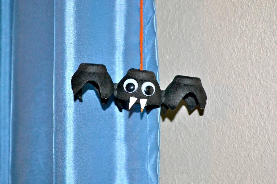 Decorate home for Halloween with bats - Best DIY Halloween Decorating Ideas