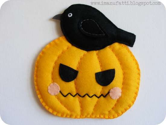 Felt and pumpkin-shaped decorations for Halloween. - Best DIY Halloween Decorating Ideas