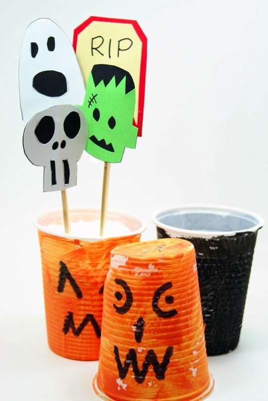 Halloween jobs, creative recycling exercises for everyone - Best DIY Halloween Decorating Ideas