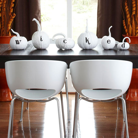 Halloween pumpkins black & white for the table