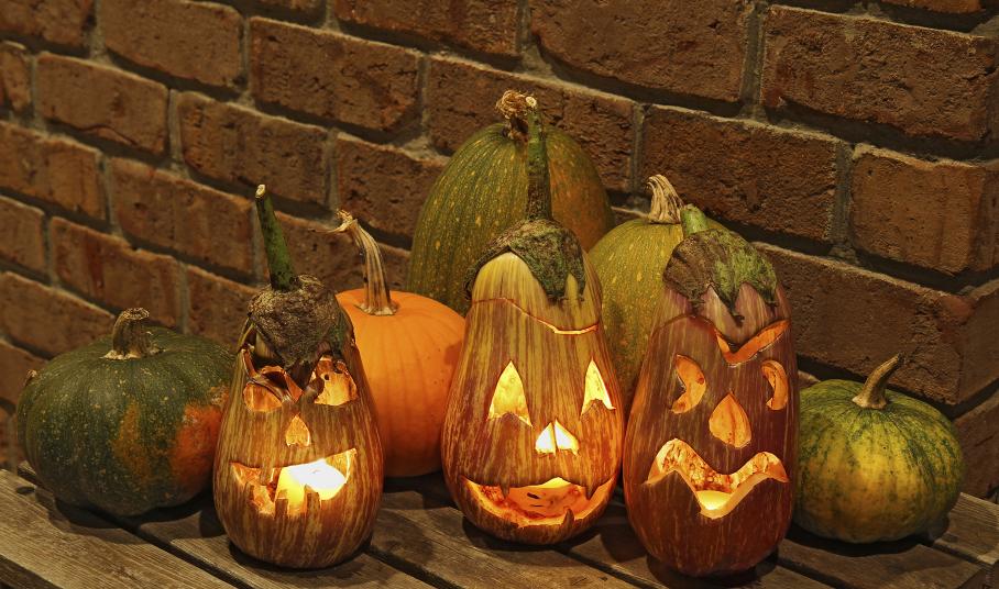 Halloween table decorations