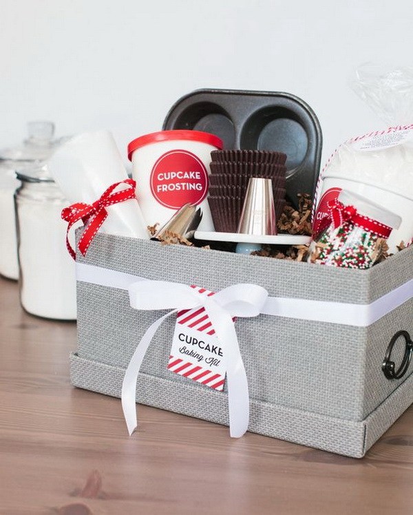 Holiday Cupcake Baking Kit