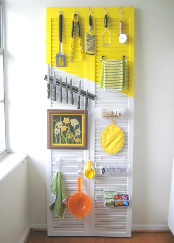 Look at this clever way to organize your kitchen.