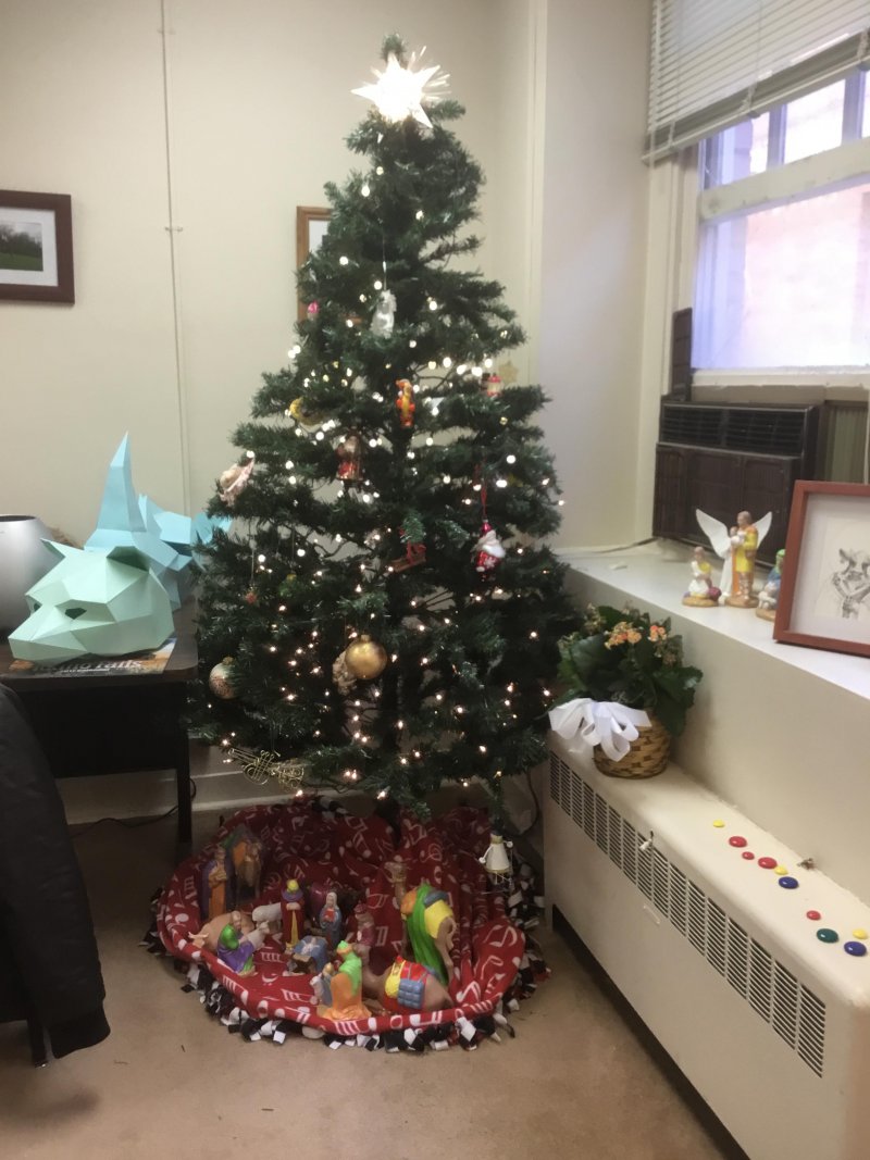 #Christmas #Office #Decoration #Ideas My little office Christmas tree