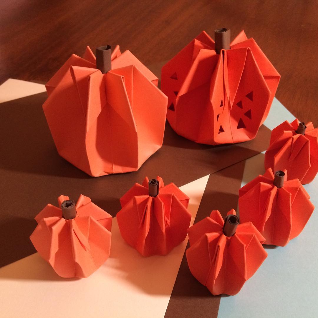 Origami pumpkin. Nostalgic memories in US. Pumpkin Craft Ideas