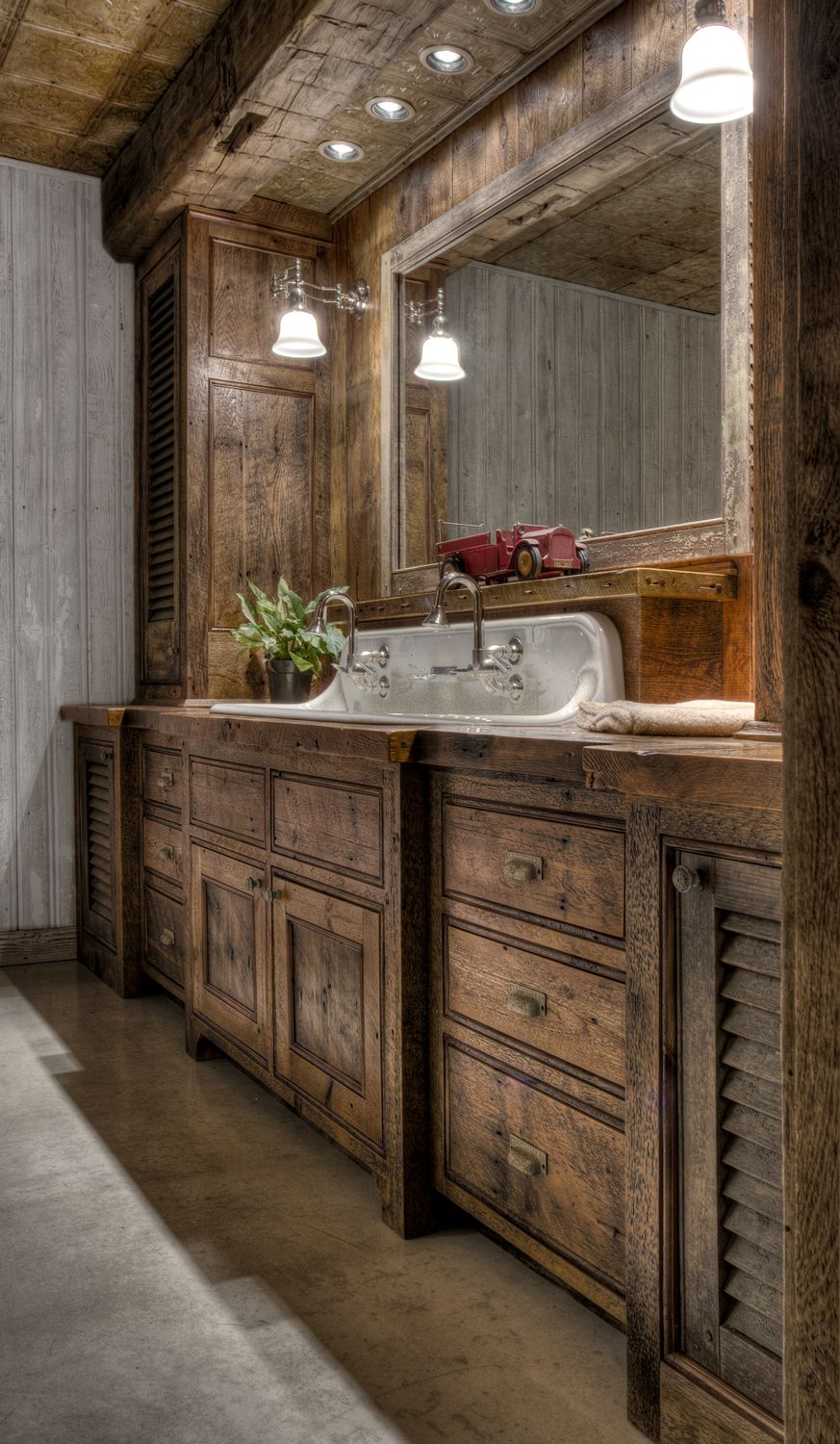 Rustic Bathroom Cabinets