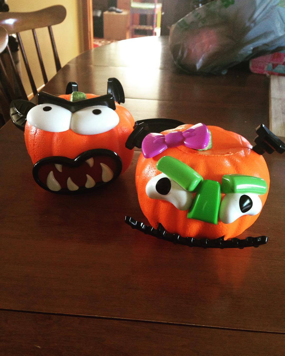 Toddler Halloween crafts! 