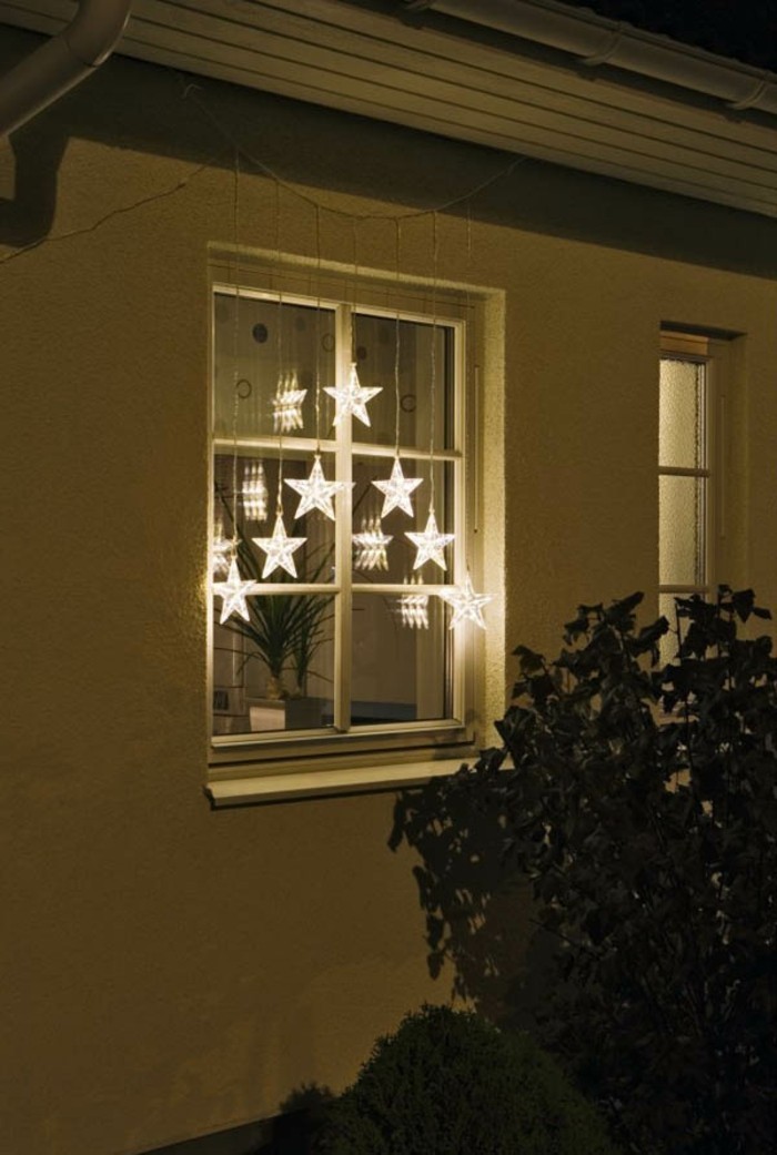 40+ Awesome Christmas Window Decorations Ideas