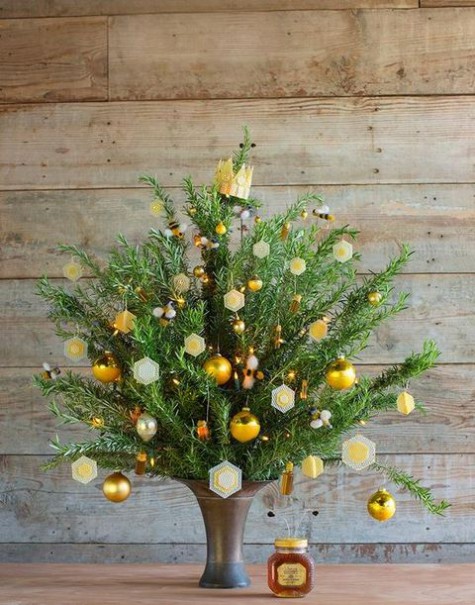 #Small #Christmas #Tree tree in a vase with sparkly gold decor