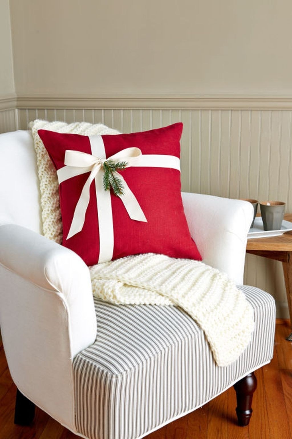 35 Gleaming Red Christmas Throw Pillows Ideas > Detectview
