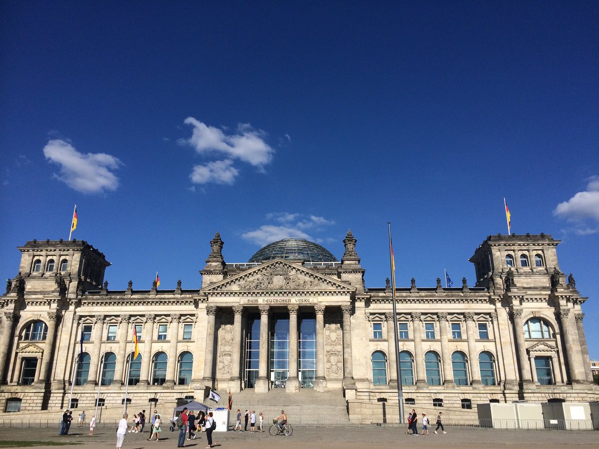 Beautiful sky above the Reichstag in Berlin!