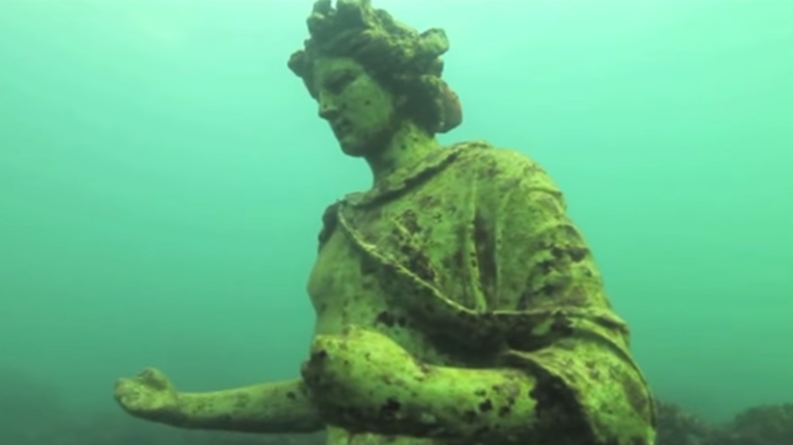 Explore the underwater sculptors at Cayman Brac