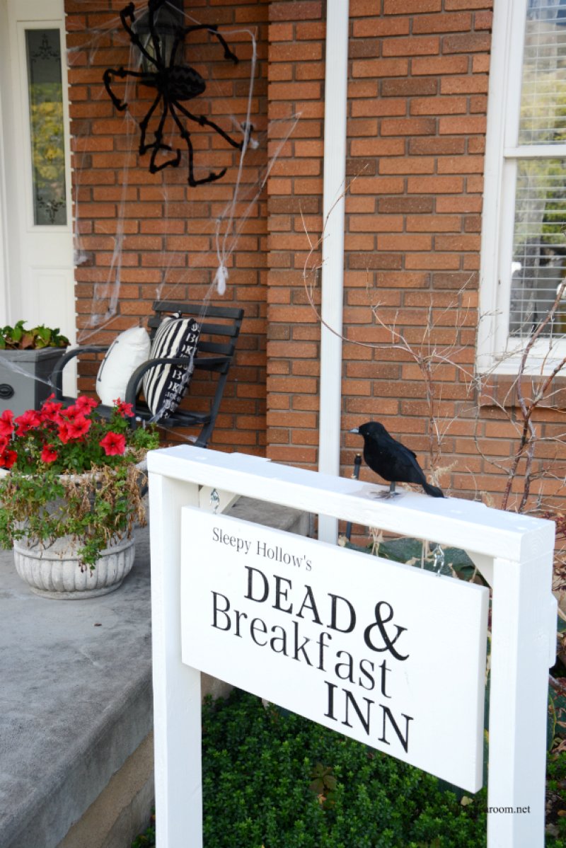 Halloween Sign Dead And Breakfast Inn.