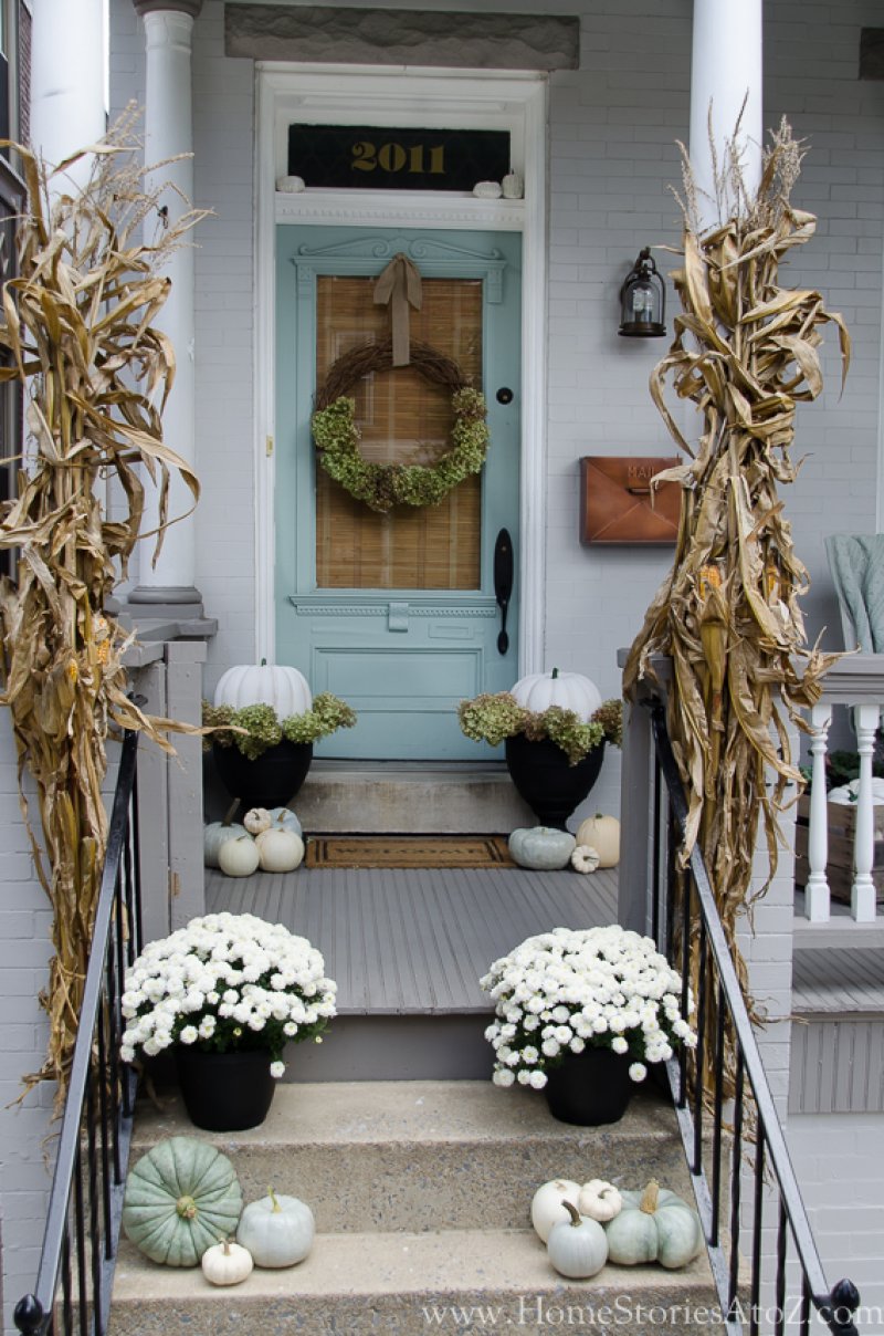 Halloween porch.