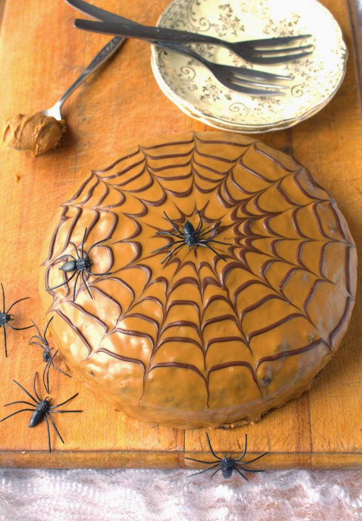 Treacle Cobweb Cake with Speculoos Spread Icing