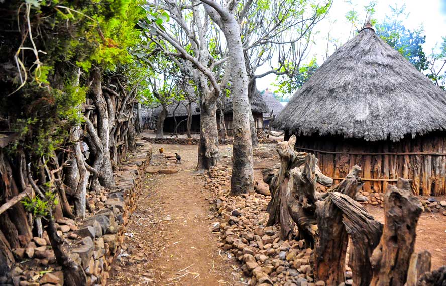 Meet with the locals at Omo Valley