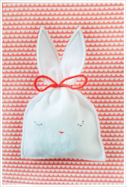 Easy Bunny Candy Pouch.
