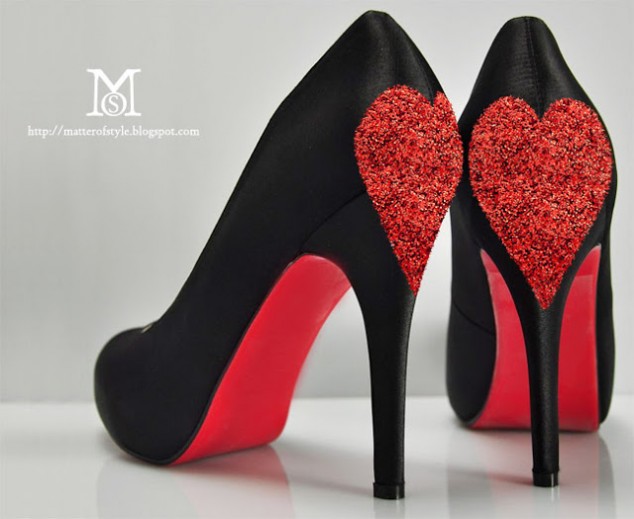 Valentine’s day Love shoes DIY with glitter hearts. DIY Valentine’s Day Gift for HER