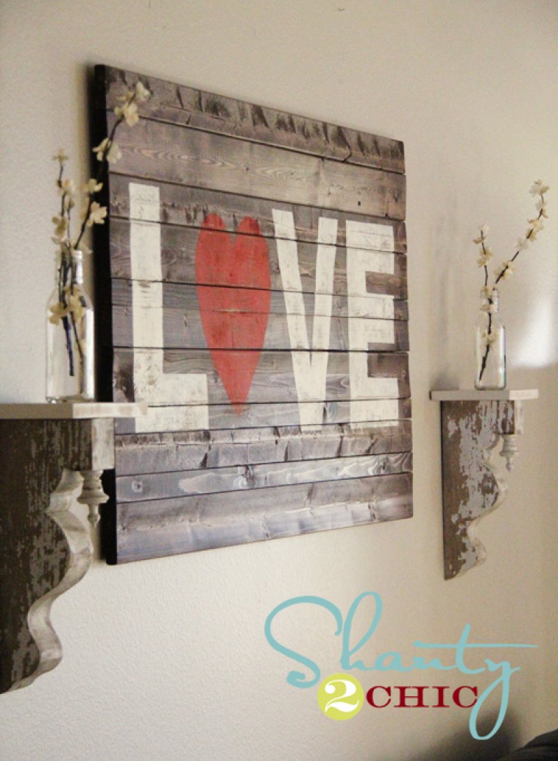 Wood Love Sign. Beautiful DIY Love Signs For Valentine's Day