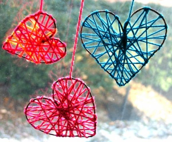 Yarn Hearts. DIY Valentine’s Day Décor