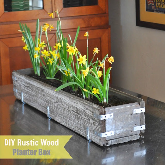 DIY Rustic Planter Box.