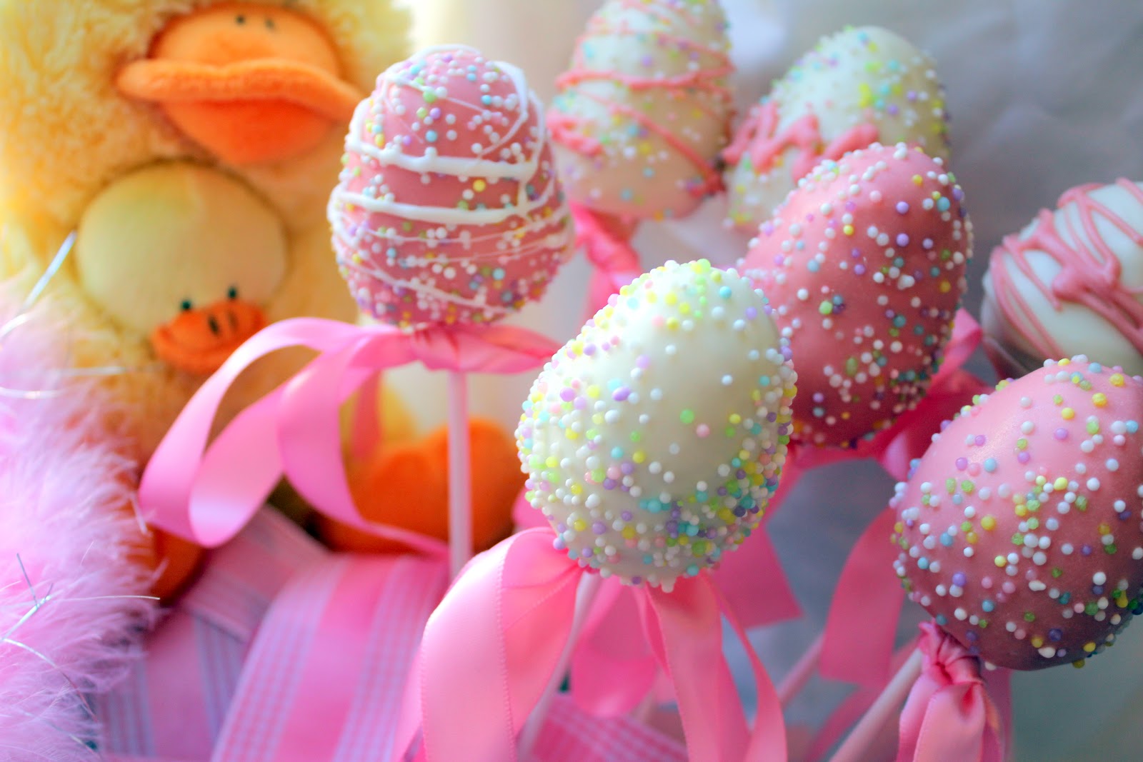 Easter Egg Cake Pops.