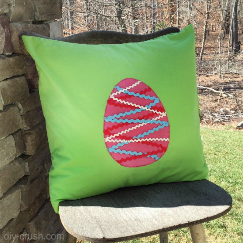 Easter egg pillow pattern.