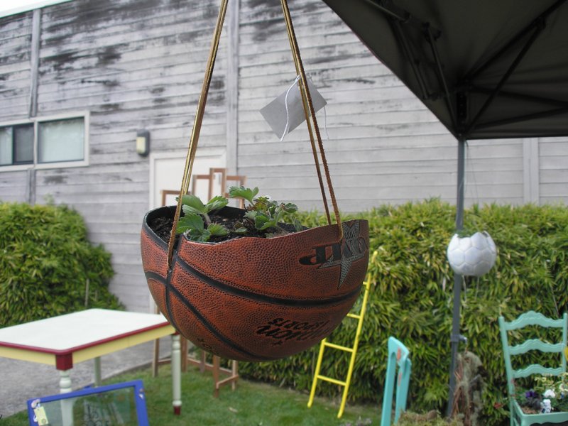 Old Basketball Planter. DIY Flower Planter