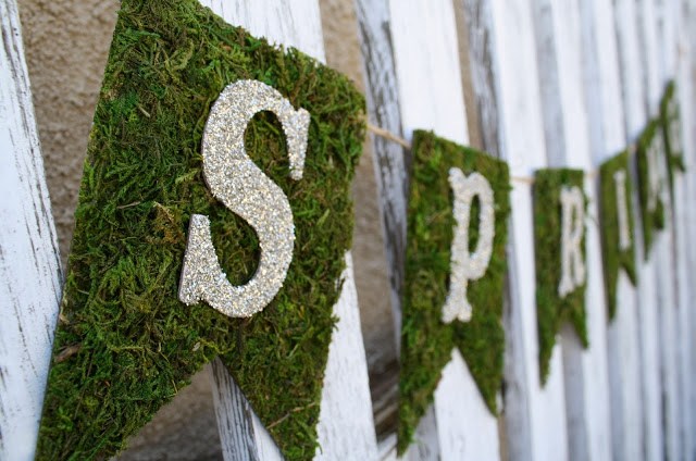 Spring Moss & Glitter Banner.