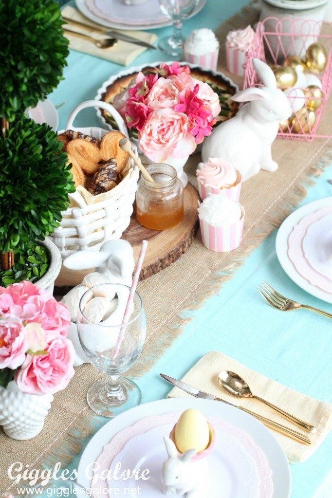 Stylish Easter Brunch Table. Easter Table Decoration