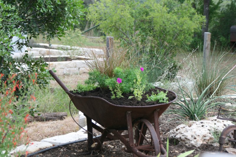 Wheelbarrow Planter. DIY Flower Planter