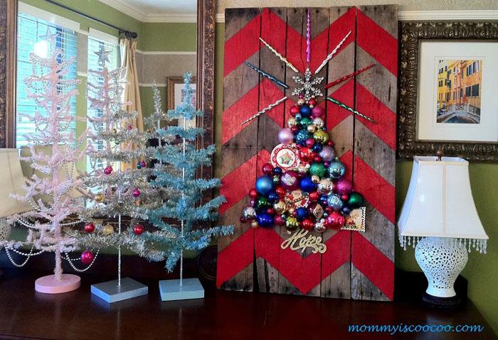 Chevron Pallet Ornament Christmas Tree.