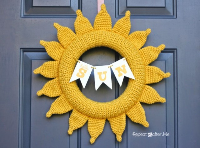Crochet Summer Sun Wreath.