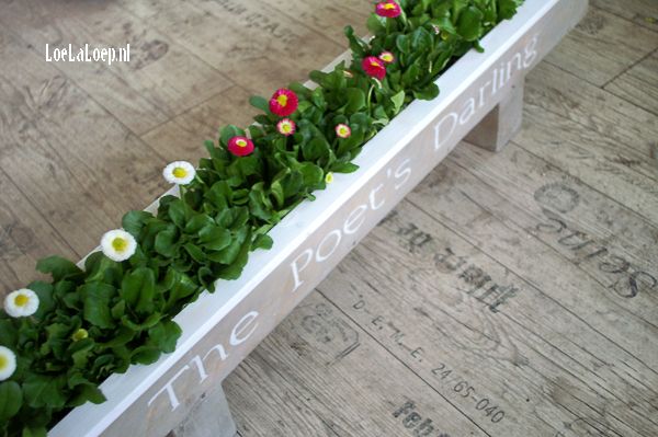 DIY Planter from Reclaimed Pallet Wood.