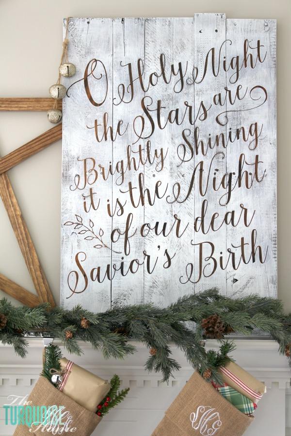 Diy Christmas Lettered Pallet Sign.