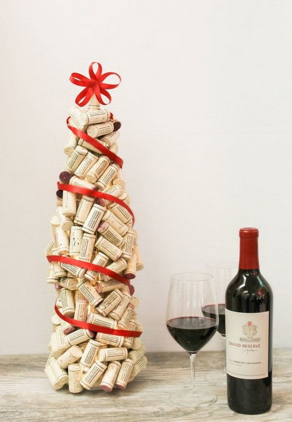 Exclusive wine cork Christmas tree.