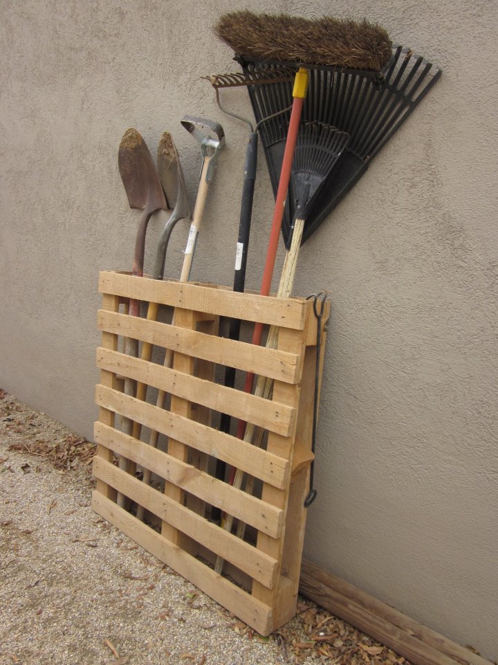 Keep all your gardening tools nice and organized with a pallet rack.