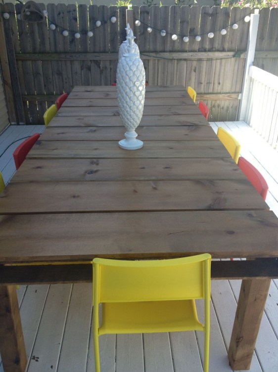 Outdoor Dining Table from Wood Pallets.