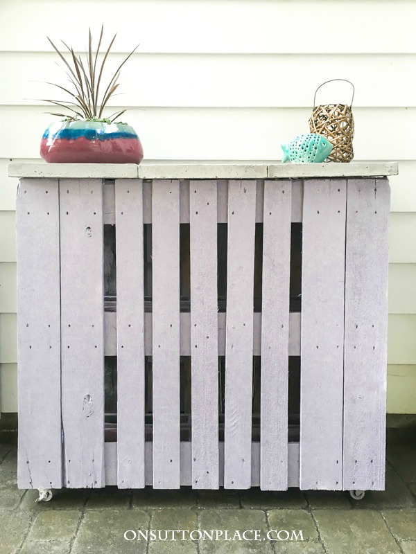 Pallet Outdoor Bar.