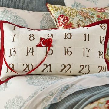 Pottery Barn Inspired Christmas Countdown Calender Pillow.