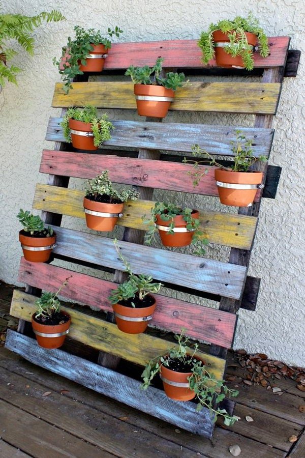 Vertical Terra Cotta Pot Pallet Planter.