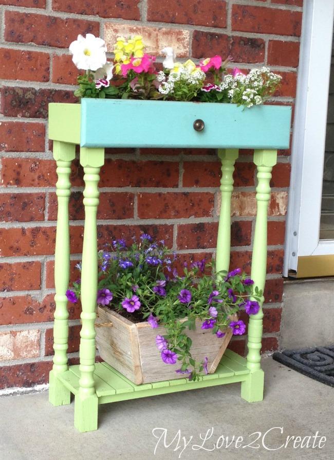 Beautiful porch planters.