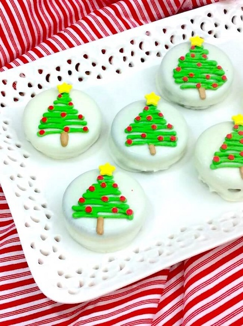 Chocolate Covered Christmas Tree Oreos by The Soccer Mom