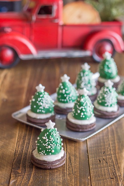 Chocolate Covered Strawberry Christmas Tree by Lovely Little Kitchen